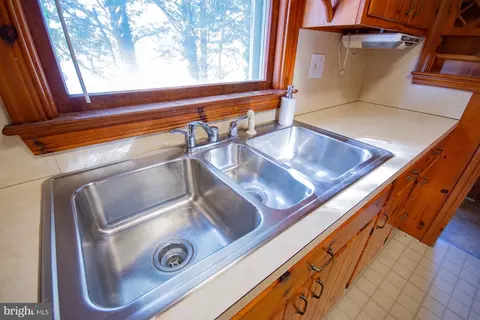 Kitchen - 121 E James St, Winchester, VA 22601 photo 4 of 5