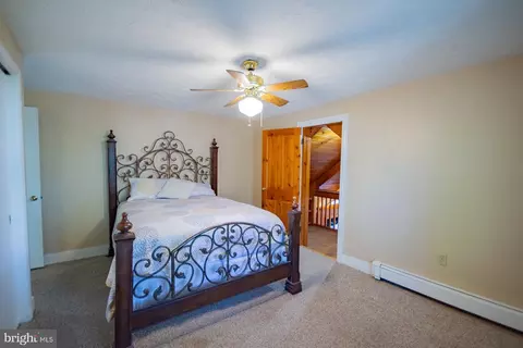 Bedroom - 121 E James St, Winchester, VA 22601 photo 8 of 9