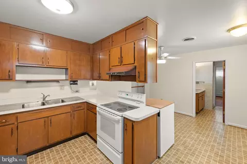 412 Fairview Ave, Winchester, VA 22601 photo 4