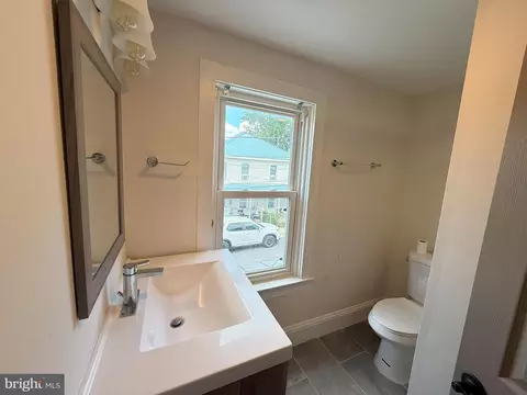 Bath - 369 Charles St, Winchester, VA 22601 photo 3 of 3