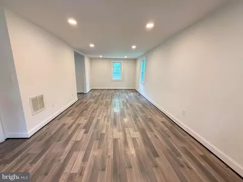 Living - 369 Charles St, Winchester, VA 22601 photo 1 of 2