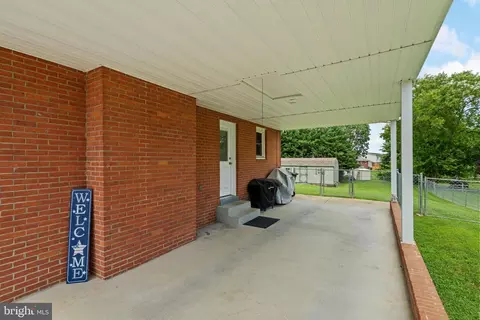 Exterior - 319 Beechcroft Rd, Winchester, VA 22601 photo 10 of 14