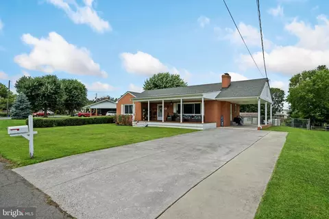 Exterior - 319 Beechcroft Rd, Winchester, VA 22601 photo 5 of 14