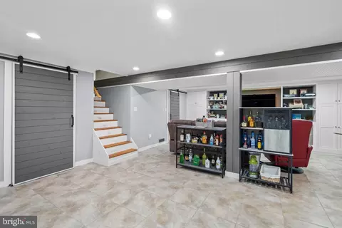 Entry Way - 319 Beechcroft Rd, Winchester, VA 22601 photo 2 of 5