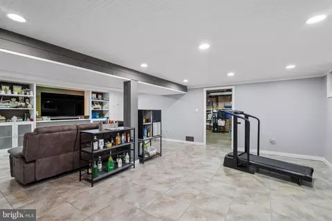 Entry Way - 319 Beechcroft Rd, Winchester, VA 22601 photo 3 of 5