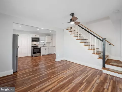 Living - 613 Watson Ave, Winchester, VA 22601 photo 3 of 4