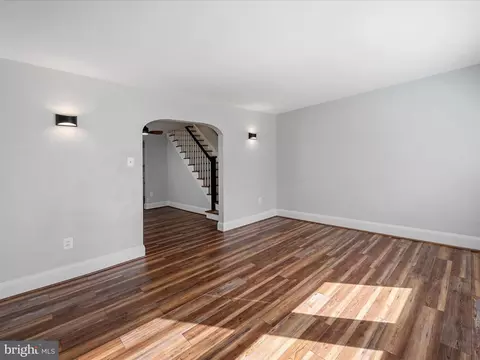 Living - 613 Watson Ave, Winchester, VA 22601 photo 2 of 4