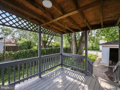 Exterior - 613 Watson Ave, Winchester, VA 22601 photo 3 of 8