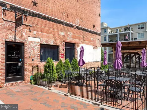 Exterior - 709 N Braddock St, Winchester, VA 22601 photo 25 of 31