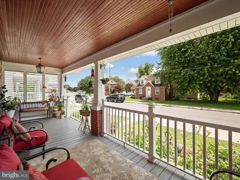 Exterior - 709 N Braddock St, Winchester, VA 22601 photo 7 of 31