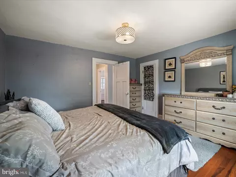 Bedroom - 709 N Braddock St, Winchester, VA 22601 photo 2 of 2