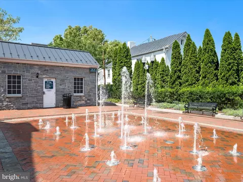 Exterior - 709 N Braddock St, Winchester, VA 22601 photo 26 of 31
