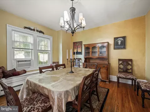 Dining - 709 N Braddock St, Winchester, VA 22601 photo 1 of 2