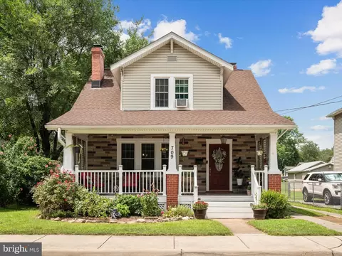 Exterior - 709 N Braddock St, Winchester, VA 22601 photo 17 of 31