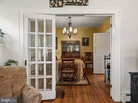 Entry Way - 709 N Braddock St, Winchester, VA 22601 photo 3 of 6