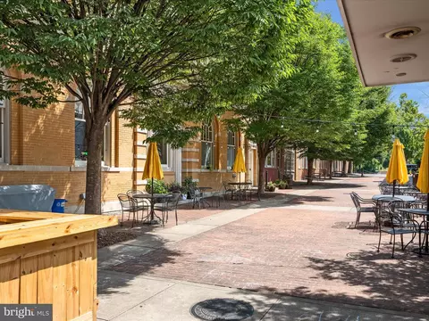 Exterior - 709 N Braddock St, Winchester, VA 22601 photo 27 of 31