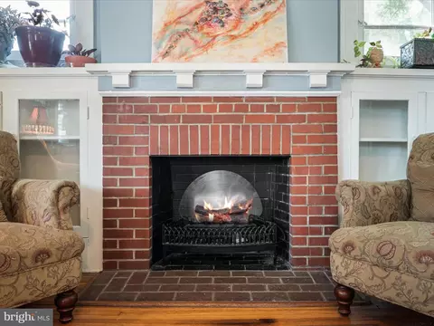 Living - 709 N Braddock St, Winchester, VA 22601 photo 1 of 3