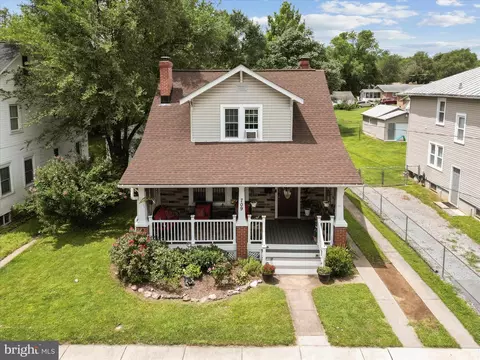 Exterior - 709 N Braddock St, Winchester, VA 22601 photo 2 of 31