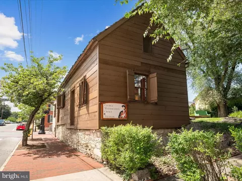 Exterior - 709 N Braddock St, Winchester, VA 22601 photo 22 of 31