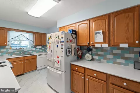 Kitchen - 423 Crescent Dr, Winchester, VA 22601 photo 1 of 4