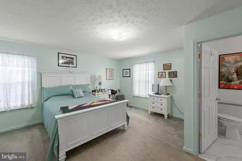 Bedroom - 423 Crescent Dr, Winchester, VA 22601 photo 1 of 6