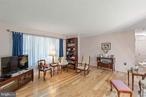 Living - 423 Crescent Dr, Winchester, VA 22601 photo 1 of 1