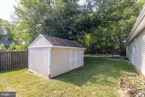 Exterior - 423 Crescent Dr, Winchester, VA 22601 photo 9 of 9