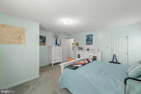 Bedroom - 423 Crescent Dr, Winchester, VA 22601 photo 3 of 6