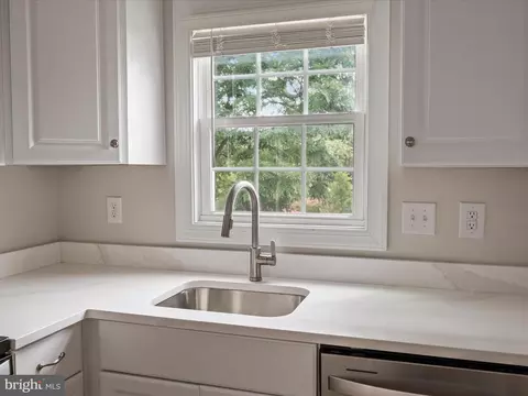 Kitchen - 25 E Hart St, Winchester, VA 22601 photo 3 of 3