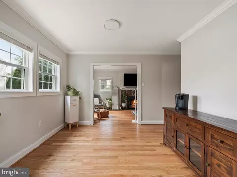 Entry Way - 25 E Hart St, Winchester, VA 22601 photo 3 of 6