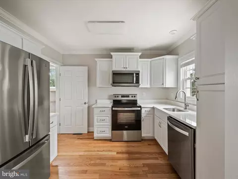 Kitchen - 25 E Hart St, Winchester, VA 22601 photo 1 of 3