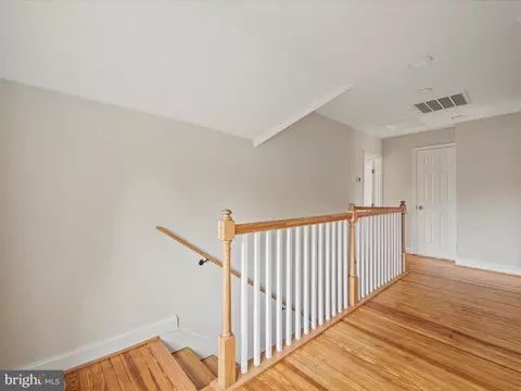 Entry Way - 25 E Hart St, Winchester, VA 22601 photo 5 of 6