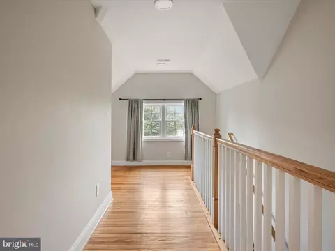 Entry Way - 25 E Hart St, Winchester, VA 22601 photo 6 of 6