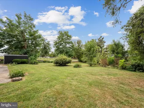 Exterior - 25 E Hart St, Winchester, VA 22601 photo 7 of 10