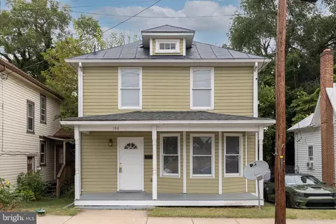 106 W Southwerk St, Winchester, VA 22601