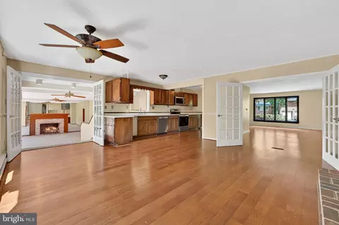 Living - 107 Roszel Rd, Winchester, VA 22601 photo 9 of 14