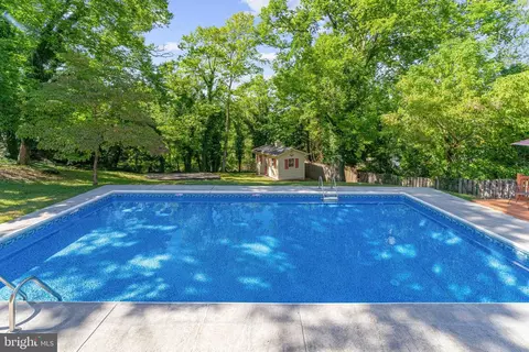 Exterior - 107 Roszel Rd, Winchester, VA 22601 photo 14 of 32