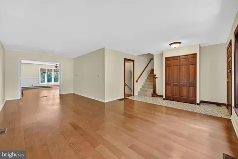 Living - 107 Roszel Rd, Winchester, VA 22601 photo 2 of 14
