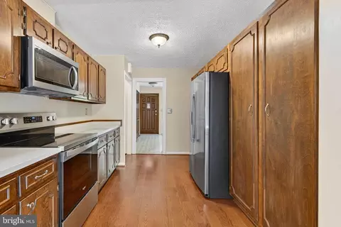 Entry Way - 107 Roszel Rd, Winchester, VA 22601 photo 4 of 11