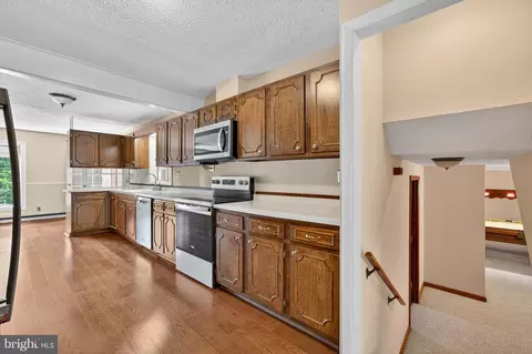 Entry Way - 107 Roszel Rd, Winchester, VA 22601 photo 6 of 11