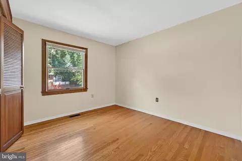 Bedroom - 107 Roszel Rd, Winchester, VA 22601 photo 5 of 8