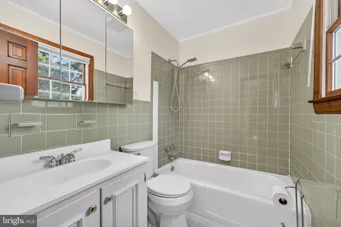 Bath - 107 Roszel Rd, Winchester, VA 22601 photo 1 of 3