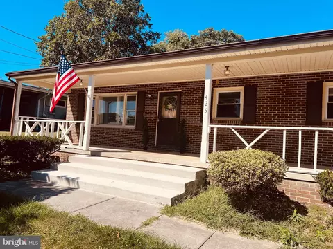Exterior - 425 Beechcroft Rd, Winchester, VA 22601 photo 3 of 4