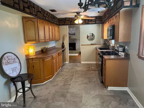 Kitchen - 425 Beechcroft Rd, Winchester, VA 22601 photo 2 of 3