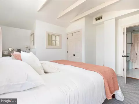 Bedroom - 129 E Cork St, Winchester, VA 22601 photo 3 of 4