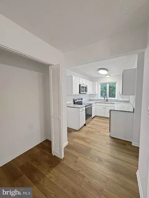 Entry Way - 700 Watson Ave, Winchester, VA 22601 photo 1 of 2