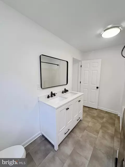 Bath - 700 Watson Ave, Winchester, VA 22601 photo 3 of 3