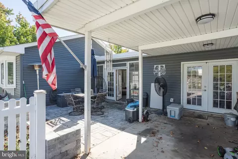 Exterior - 525 E Cork St, Winchester, VA 22601 photo 4 of 6