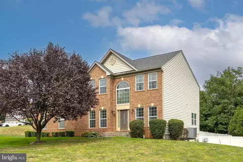 800 Lake Dr, Winchester, VA 22601
