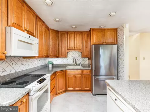 Kitchen - 312 Fox Dr, Winchester, VA 22601 photo 4 of 5